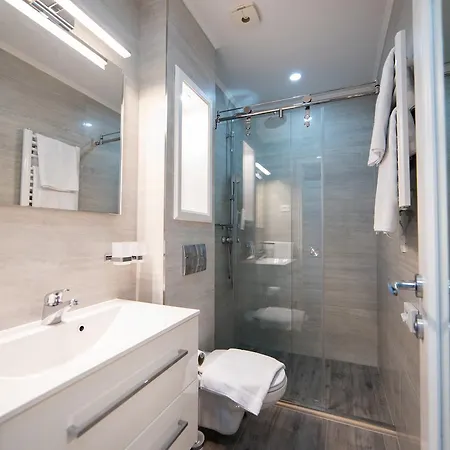 Stanica Otel Ravno