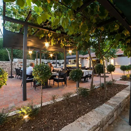 Stanica Hotel